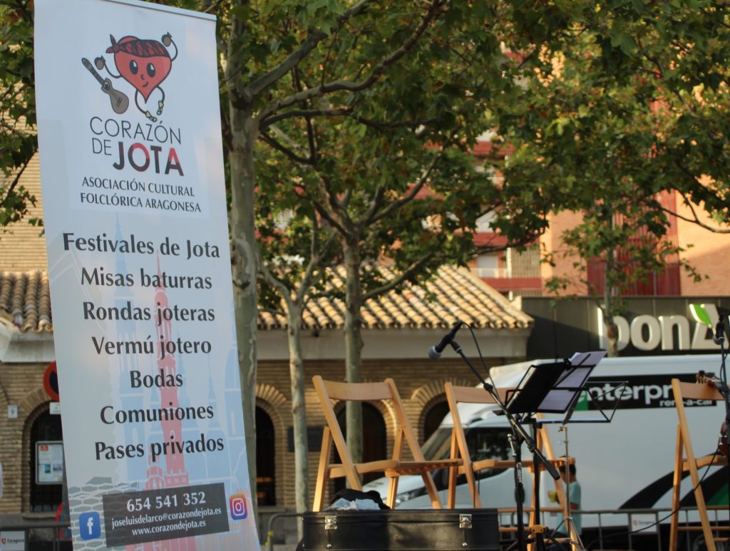 Evento cultural de folclore aragonés